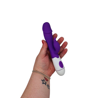 Foto 9 do produto Vibrador Rabbit Recarregável em Silicone com Glande Realística, Texturas Salientes e 10 Vibrações - Female Vibrator | 9 x 3,2 cm | Disponível em 3 cores