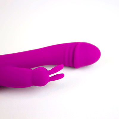 Foto 3 do produto Vibrador Rabbit em Silicone com 10 Modos de Vibração, Recarregável e Resistente à água - Naughty U | 20,5 x 4 cm