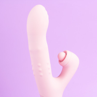 Foto 3 do produto Vibrador Rabbit em Silicone com 10 Pulsações, Vibrações, Função ''Vem Cá'' e Carregamento USB Magnético - Exclusiva Fernanda