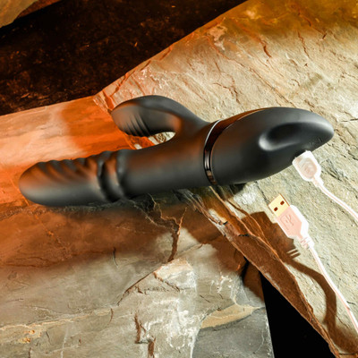 Foto 3 do produto Vibrador Rabbit em Silicone com Anéis Massageadores, 3 Motores e Carregamento via Cabo USB - Evolved Ring It Home | 11,5 x 3,3 cm