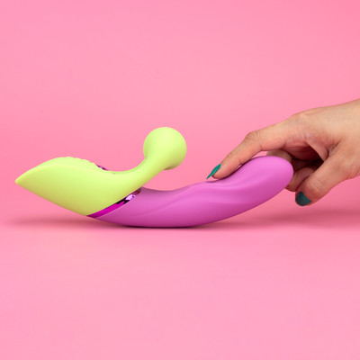 Foto 2 do produto Vibrador Rabbit em Silicone Cirúrgico com Função Tapping em 10 Modos e 10 Tipos de Vibração - Intt Toys Vibra Collors Macetando