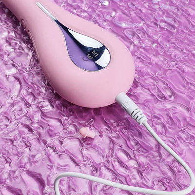 Vibrador Recarregável com Câmera Embutida, 5 Modos de Vibração e à Prova D'Água - 20 x 2,5 cm | Svakom Siime Eye