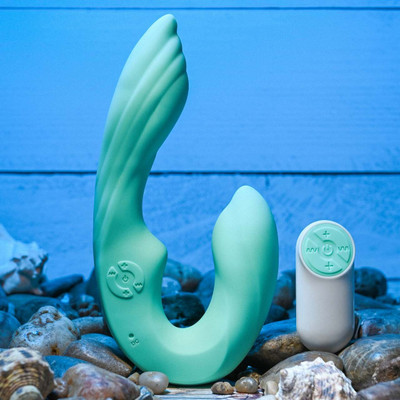 Vibrador Recarregável em Silicone Aveludado com 7 Poderosas Vibrações, 5 Intensidades de Velocidade e Controle Remoto sem Fio - Gender X Strapless Seashell | 13 x 3,9 cm