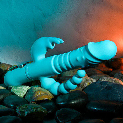Vibrador Rotativo de Ponto G e Clitóris com Plug Anal Escalonado de Esferas e 10 Vibrações - Adam & Eve Thrusting Triple Joy Rabbit | 12,2 x 3,5 cm