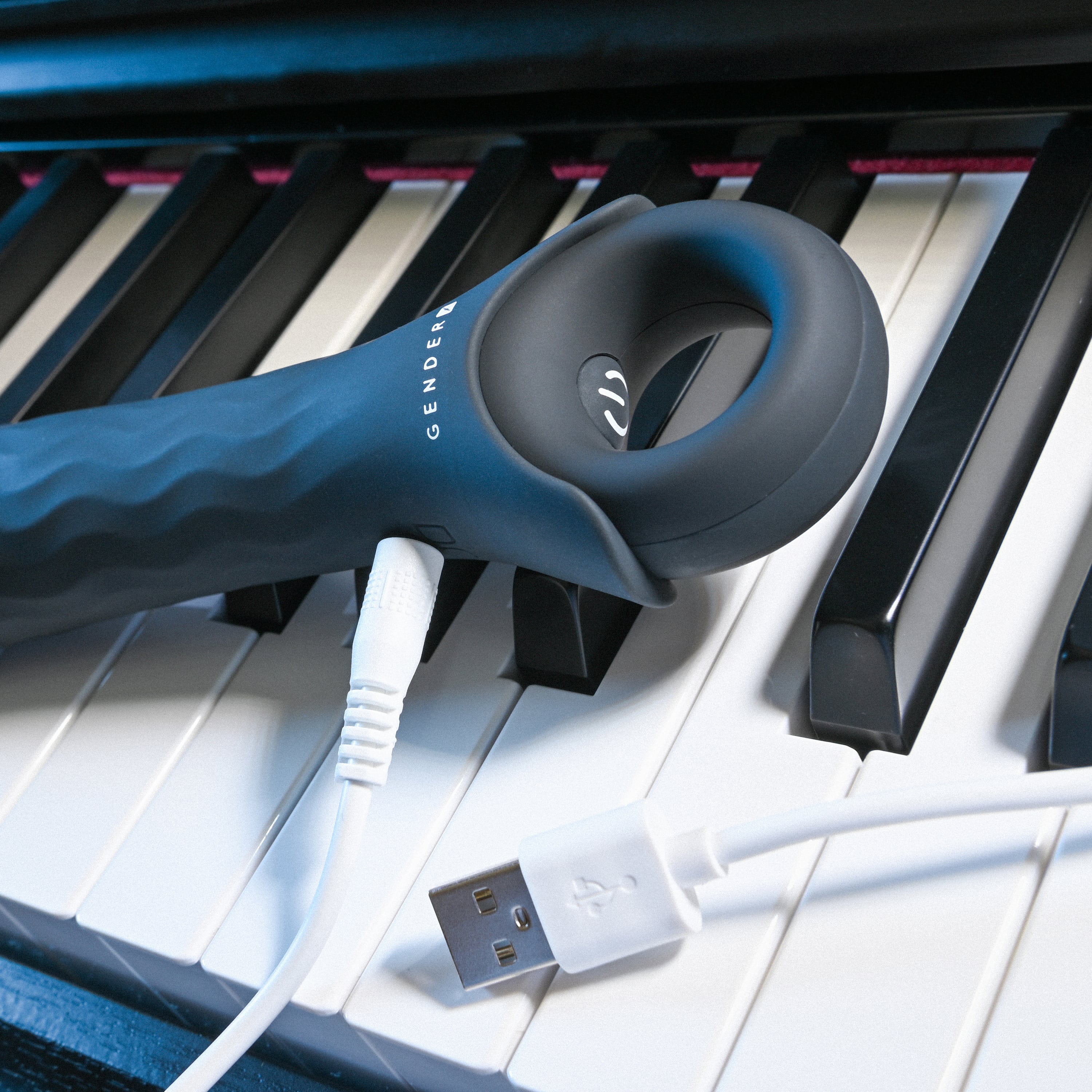 Vibrador Sem Gênero com Eixo Texturizado, Alça de Segurança e 12 Vibrações Potentes - Gender X PowerHouse | 15 x 3,5 cm - 4