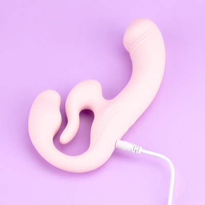 Foto 4 do produto Vibrador Strap On em Silicone com 10 Modos de Vibrações, Controle Remoto Sem Fio e Carregamento via USB - Exclusiva Thalassa | Disponível em 2 Cores