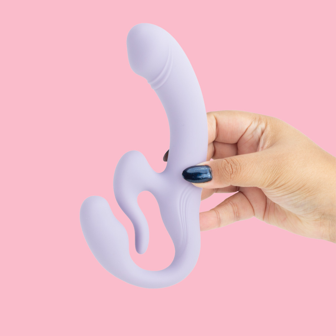 Vibrador Strap On em Silicone com 10 Modos de Vibrações, Controle Remoto Sem Fio e Carregamento via USB - Exclusiva Thalassa | Disponível em 2 Cores - 10