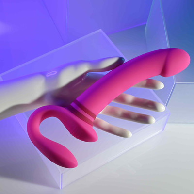 Vibrador Strap On em Silicone com Motor Duplo, 10 Modos de Vibrações e Carregamento via USB - Gender X Sharing Is Caring | 15,5 x 3,6 cm
