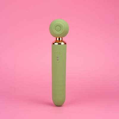 Foto 4 do produto Vibrador Sugador 3 em 1 em Silicone com Motor Duplo, 10 Modos de Sucção, Pulsação e 10 Movimentos de Vai e Vem - Exclusiva Nelle | 9,5 x 2,8 cm | Disponível em 3 Cores