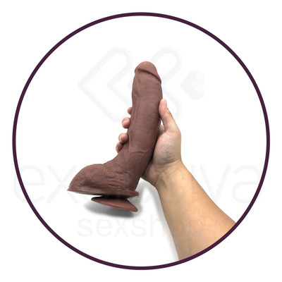 Prótese Bengala Realística em Formato Curvo com Vibro Multivelocidade, Escroto e Ventosa - Você & Ele | 17 x 4,8 cm | Disponível em 3 Cores