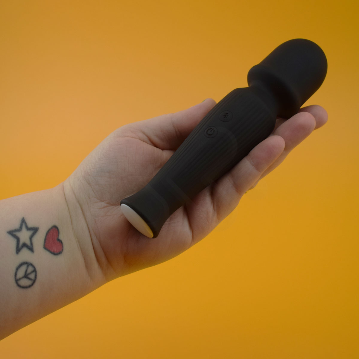 Wand Massageador com 10 Modos de Vibração Potentes e Carregamento Via USB - Nv Toys Moka | Disponível em 3 Cores - 4