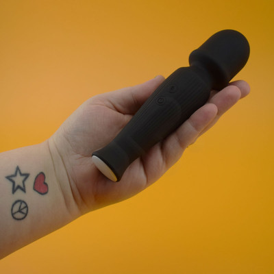 Foto 4 do produto Wand Massageador com 10 Modos de Vibração Potentes e Carregamento Via USB - Nv Toys Moka | Disponível em 3 Cores
