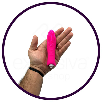 Foto 5 do produto Estimulador de Clitóris em Silicone com Cerdas Massageadoras, Textura Anelar e Vibração Única - XXOO Honey Tongue G-Spot Silicone Vibrator - 10 x 3 cm | Cor: Pink