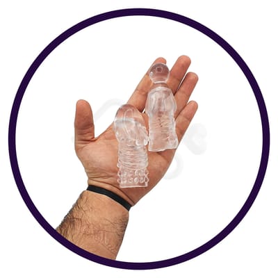 Kit com 2 Capas Penianas Extensoras Transparentes com Glande Definida, Cerdas Estimuladoras e Texturas Anelares - Adão & Eva JB | 9,8 x 3,6 cm | 10,1 x 3,5 cm