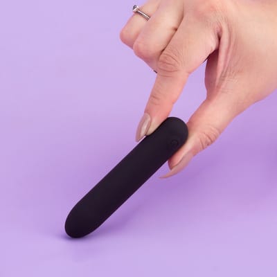 Bullet em Silicone Macio com 10 Modos de Vibração e Recarregável - Exclusiva Mavira | 9,5 x 1,9 cm