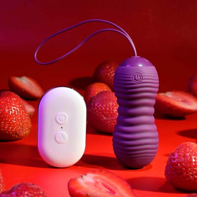 Cápsula Vibratória com Texturas Anelares, 7 Vibrações e Movimentos de Vai e Vem, Controle Remoto Sem Fio e Recarregável - Evolved Eager Egg | 8 x 3,2 cm