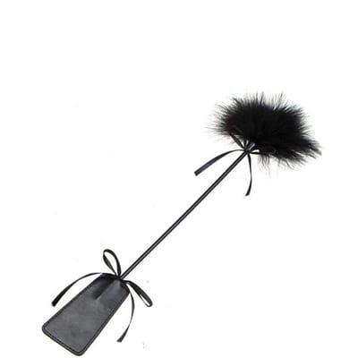 Chibata com Couro Sintético e Pena - 36,5 cm