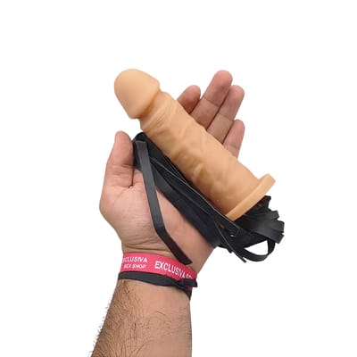 Chicote com Tiras em Couro Sintético e Cabo no Formato de Prótese Peniana Realística - Brasil Fetiche | 39,5 cm