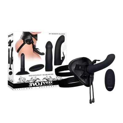 Kit com Cinta Peniana em Couro Sintético, Dois Penetradores, 10 Modos de Vibração, Ventosa e Controle Remoto Sem Fio - Evolved Heavenly Harness