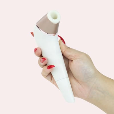 Estimulador Clitoriano com 11 Níveis de Sucção e Resistente a água - Satisfyer Number Two | 18 x 4,7 cm
