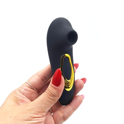 Estimulador de Clitóris em Silicone com 5 Modos de Pulsação, Recarregável e Resistente à Água - WoW | 11,7 x 4,5 cm | Disponível em 8 Cores