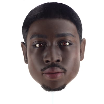James - Boneco Realístico em Silicone com Cabelos Escuro, Olhos Castanhos, Pele Negra, Vértebras em Aço e Demais Acessórios - IronTech Doll | 52 kg e 1,70 Metros de Altura