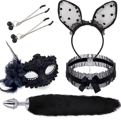 Kit Fetiche com Plug Rabo de Raposa, Tiara de Orelhas, Grampos para os Seios em Metal com Guizo, Máscara Decorada e Gargantilha - Sexy Import | 5 Itens