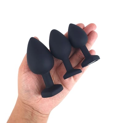 Kit Plug Anal em Silicone com Tamanhos Diferentes e Joia na Base no Formato de Coração - Intt Toys | 3 Itens