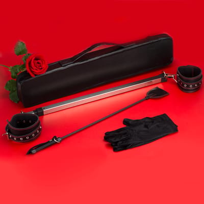Kit Vampire Deluxe com Algemas, Separador, Par de Luvas e Chicote em Couro - 4 Itens