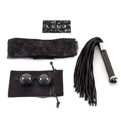 Kit com 3 Acessórios De Prazer com Bolinhas para Pompoarismo, Chicote de Camurça e Acessório para Punhos - Lelo Dare Me