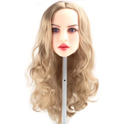Liz - Boneca Realística em TPE com Cabelo Longo Loiro, Olhos Azuis, Seios Fartos, Vértebras em Aço e Demais Acessórios - 41,7 kg e 1,53 Metros de Altura