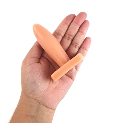 Plug Anal Pequeno em PVC para Iniciantes - Butt Plug | 8,2 x 2,6 cm | Disponível em 2 Cores