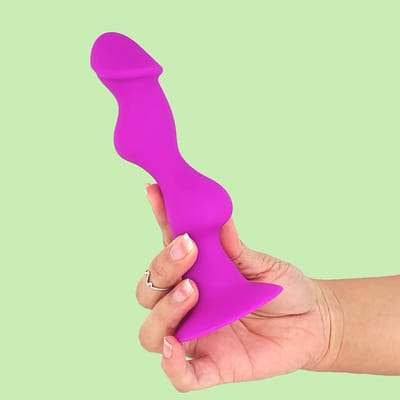 Plug Anal em Silicone com Formato Orgânico e Base Ventosa - Pretty Love | 15 x 3,5 cm