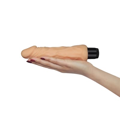 Prótese Peniana Feita em Cyberskin com Vibração Única em Multivelocidade - Love Toy Xtreme Feel 8.0 | 16,5 x 4,5 cm