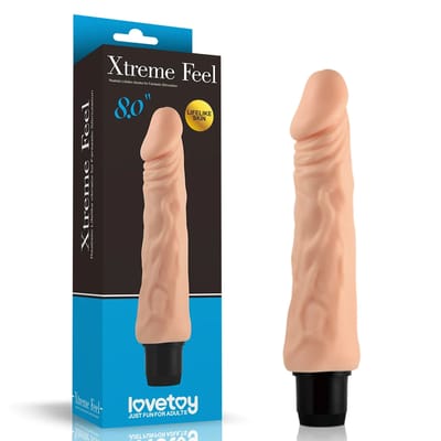Prótese Peniana Feita em Cyberskin com Vibração Única em Multivelocidade - Love Toy Xtreme Feel 8.0 | 16,5 x 4,5 cm
