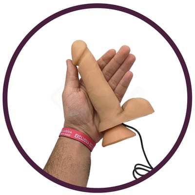Prótese Peniana Realística com Escroto, Base em Ventosa, Vibração Multivelocidade e Controle Remoto com Fio - Pura Luxúria | 13,5 x 2,8 cm