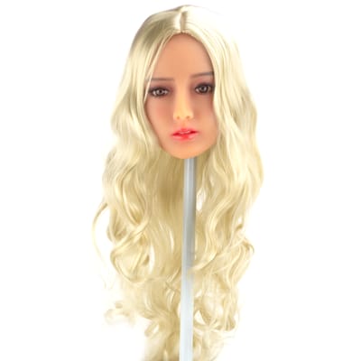 Tamires - Boneca Realística em TPE com Pele Morena, Cabelo Longo Loiro, Olhos Castanhos, Seios Fartos, Vértebras em Aço, Bullet Térmico USB e Mais Acessórios - 25 kg e 1,40 Metros de Altura