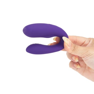 Vibrador de Casal em Silicone com Leves Texturas Massageadoras, 9 Modos de Vibração e Controle Remoto Sem Fio - S-Hande Viviana-RCT | 19 x 2,9 cm | Disponível em 2 Cores
