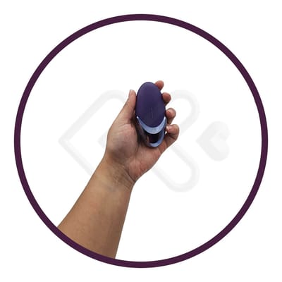 Vibrador Estimulador de Clítoris Recarregável Feito em Silicone, com Formato Oval e 15 Modos de Vibração - Satisfyer Layon 1 Purple Pleasure | 9,5 cm