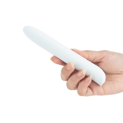 Vibrador Personal em Silicone Macio e Flexível com 10 Modos de Vibração - Exclusiva Rosalia | 13 x 2,4 cm | Disponível em 2 Cores