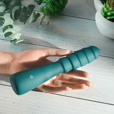 Vibrador de Ponto G em Silicone com 12 Modos de Vibrações e Recarregável - Gender X Scorpion | 16,5 x 3,5 cm