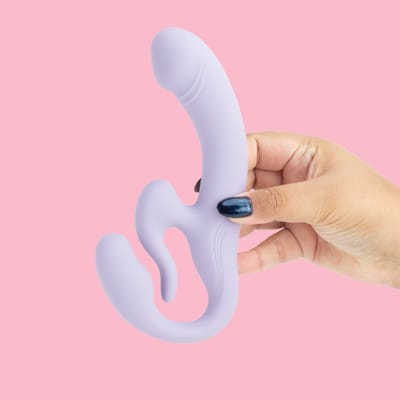 Vibrador Strap On em Silicone com 10 Modos de Vibrações, Controle Remoto Sem Fio e Carregamento via USB - Exclusiva Thalassa | Disponível em 2 Cores
