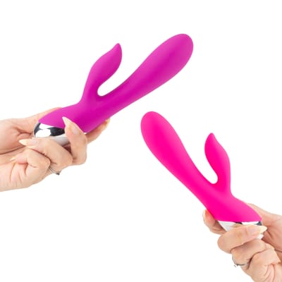 Vibrador Estimulador de Ponto G e Clitóris em Silicone com 10 Modos de Vibração - XXOO First Love | 11 x 3,6 cm | Disponível em 2 Cores