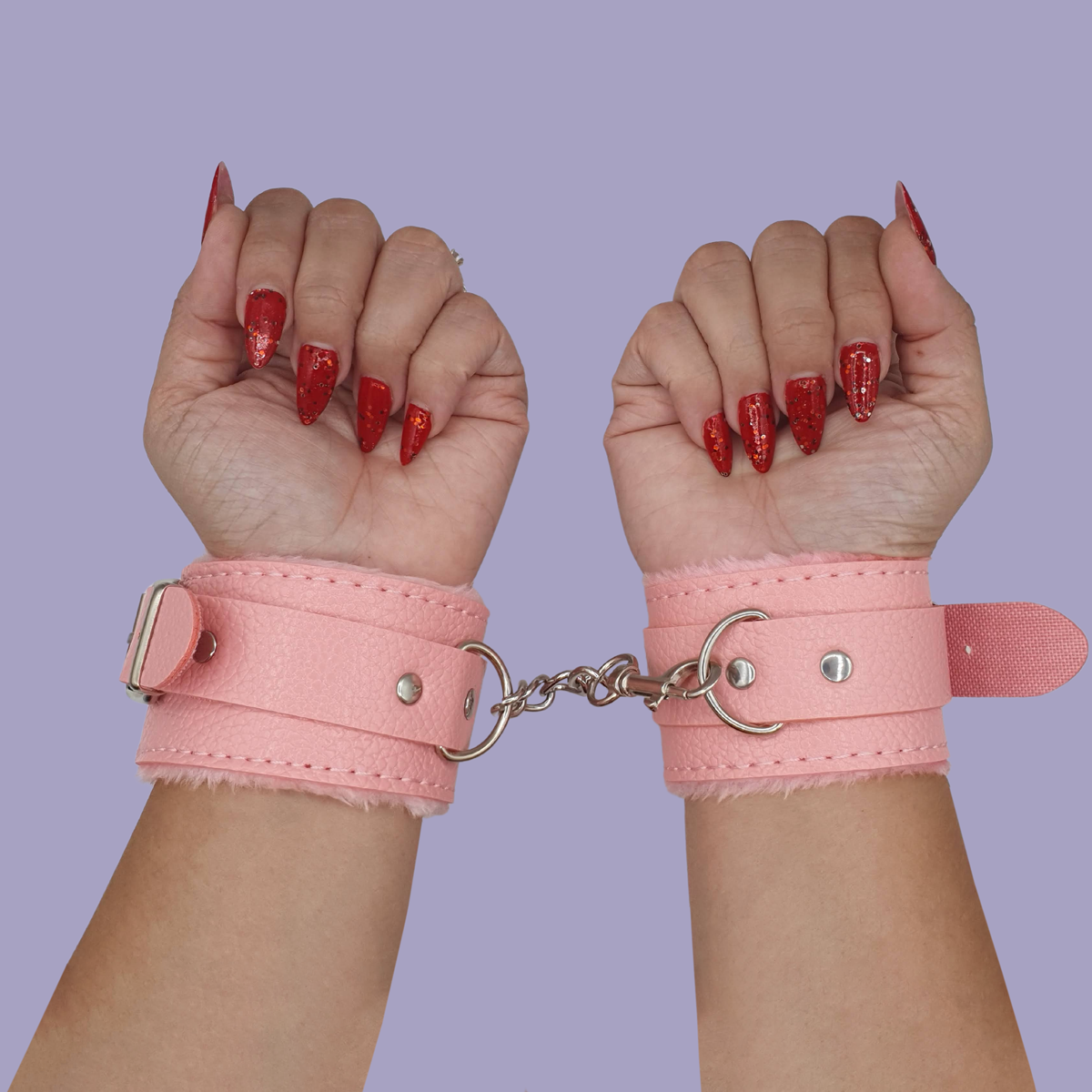 Algemas de Couro Sintético e Pelúcia, com Corrente e Fivelas Ajustáveis - Sexy Import - 3