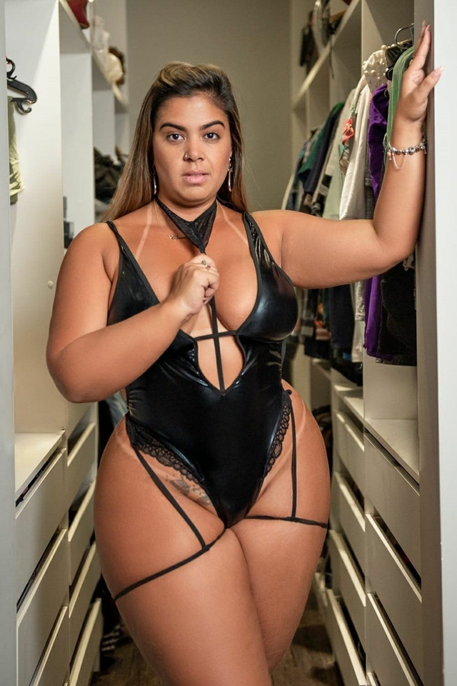 Body Margarita em Vinil com Detalhes em Renda, Chocker no Pescoço e Cinta Liga com Persex - Lingerie Garota Veneno | Disponível em 2 Tamanhos Plus Size - 1