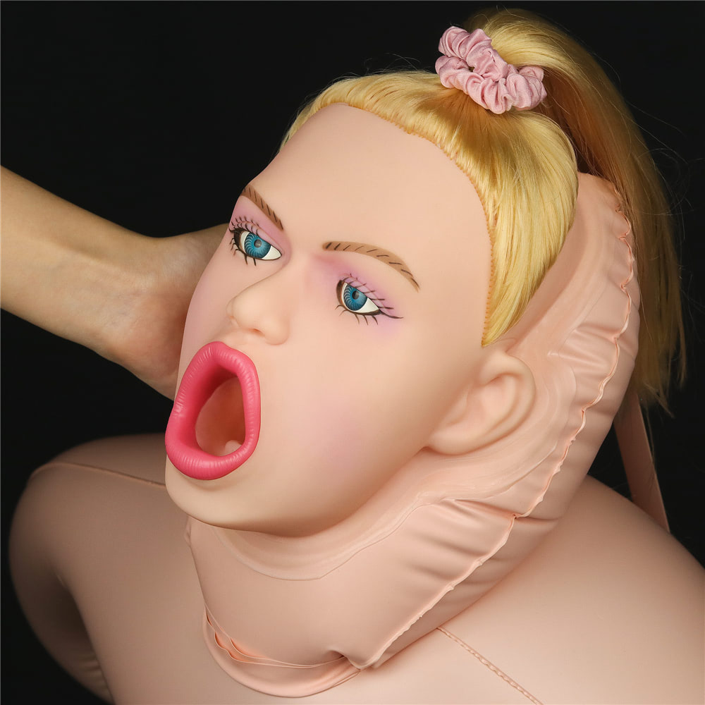Boneca Inflável com Posição de Vaqueira, Seios, Cabelo, Rosto e 3 Orifícios Penetráveis em TPE - LoveToy Horny CowGirl Fayola - 4