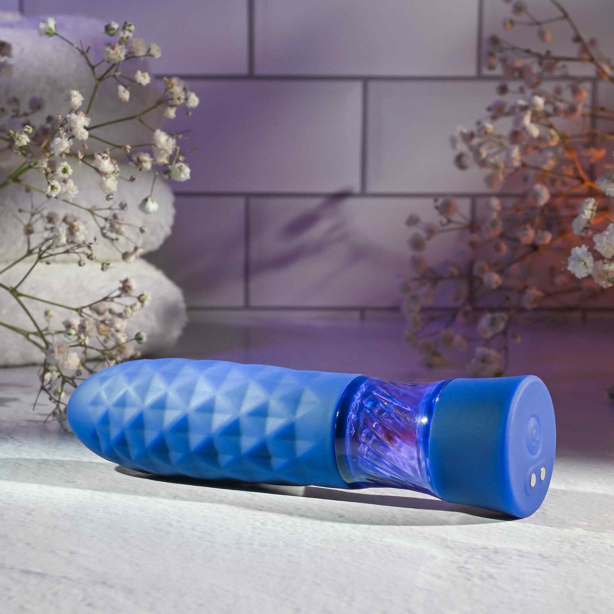 Bullet em Silicone Texturizado com 8 Modos de Vibração, LED e Carregamento via Cabo USB - Evolved Raver | 12 x 3 cm - 2