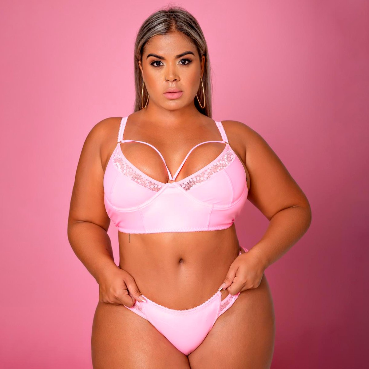 Conjunto em Cirre Sensual Sem Bojo e com Aro - Garota Veneno | Disponível em 4 Cores e 4 Tamanhos Plus Size - 1