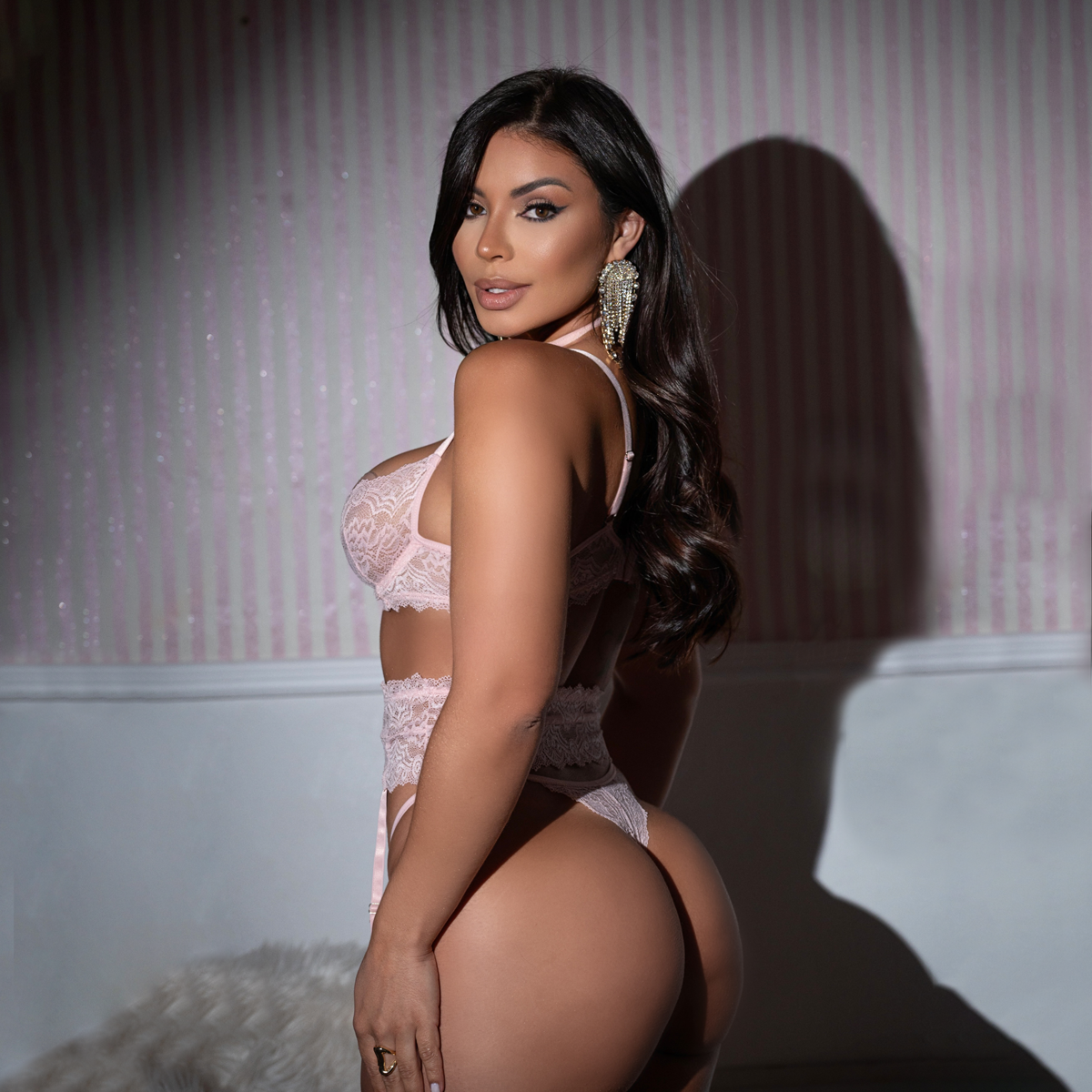 Conjunto em Renda Sem Bojo e com Aro de Sustentação, Cinta Liga e Coleira - Exclusiva Lingerie | Disponível em 3 Cores e 4 Tamanhos - 4
