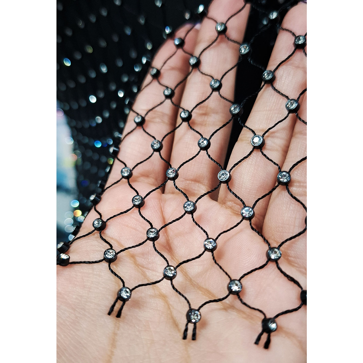 Top Cropped de Tela com Detalhes em Strass - Exclusiva | Tamanho Único - 4